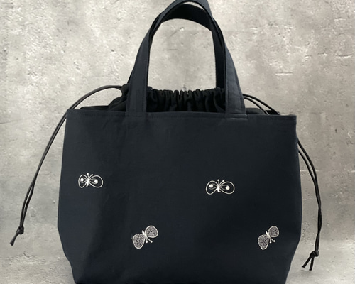 ⚮̈ミナペルホネン choucho dark navy あおり巾着トート 巾着バッグ