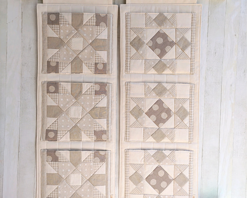 スッキリ壁掛け収納】パッチワークの3段ウォールポケット☆モノトーン