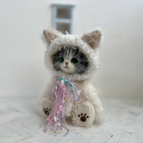 ねこの着ぐるみを着たにゃんこ(ホワイト) テディベアタイプ 羊毛