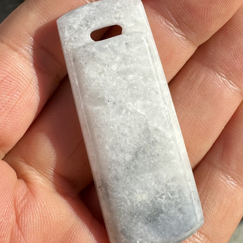 糸魚川極上ロウカン白翡翠平安無事玉牌 ネックレス・ペンダント ケン