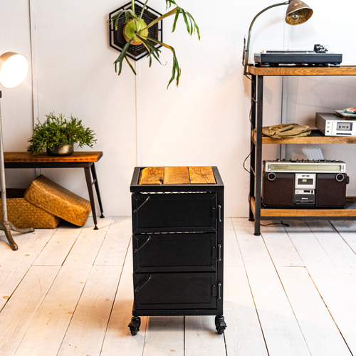 Old oak & Iron cabinet QUBE アイアン家具 家具 アイアンシェルフ