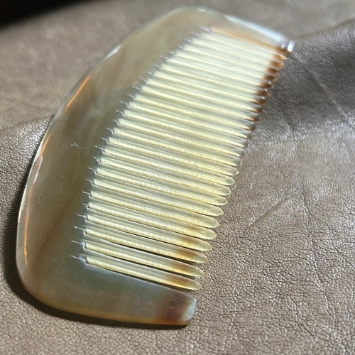 バッファローホーン コーム 櫛 かっさ 持ち運び ヘアブラシ コーム K