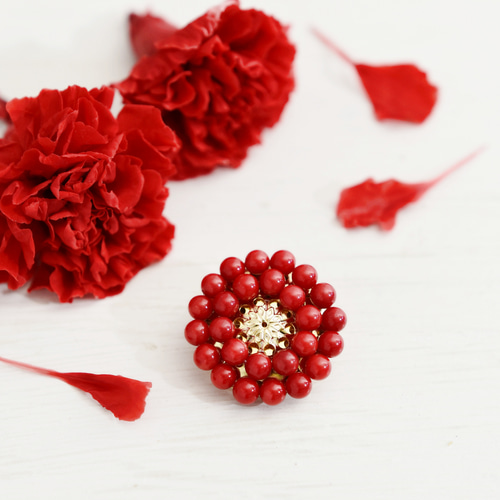 ブローチ ・大 】赤珊瑚 アンティークレトロなお花 ／赤 還暦祝いや母