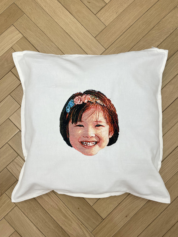 そっくり刺繍のクッションカバー｜オーダーメイド フォト刺繍