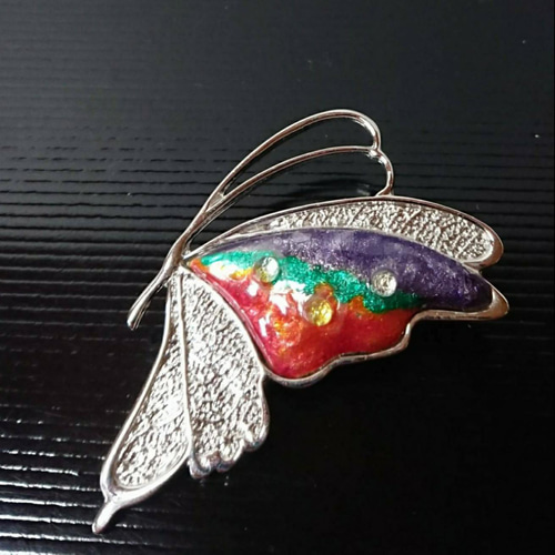 七宝焼ブローチ チョウ 蝶 赤 紫 緑 ブローチ ねこ陽和 通販 13379619