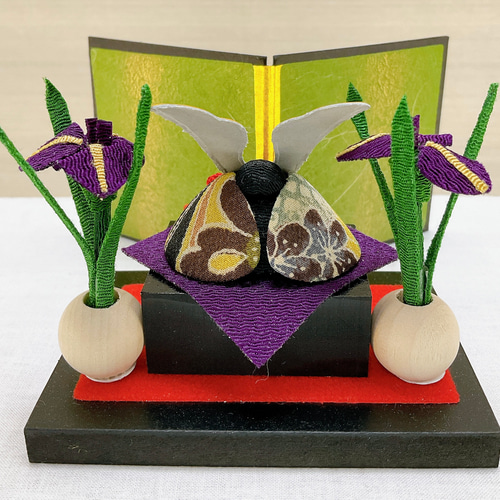 五月飾り【兜五月飾り】兜飾り 端午の節句 子どもの日 花菖蒲 屏風付き