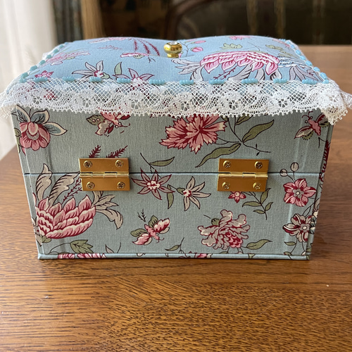 お値下げ‼︎(12月、1月限定) カルトナージュミニ裁縫箱 ブルーが