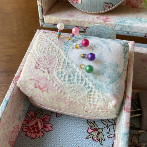 お値下げ‼︎(12月、1月限定) カルトナージュミニ裁縫箱 ブルーが