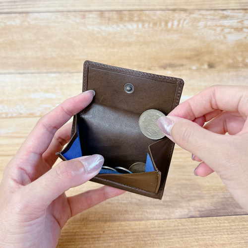 薄くて使いやすいコンパクトな三つ折り財布 ダークブラウン 三つ折り