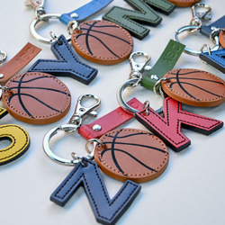 限定セール】卒業・卒団記念に！[バスケットボールキーホルダー] 背
