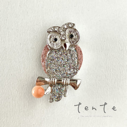 ぴんく珊瑚】幸運を呼ぶフクロウ（梟）ブローチ p033 ブローチ 宝石