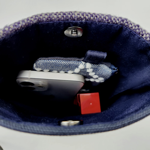 ギフトミナペルホネン タンバリン ネイビースマホショルダー