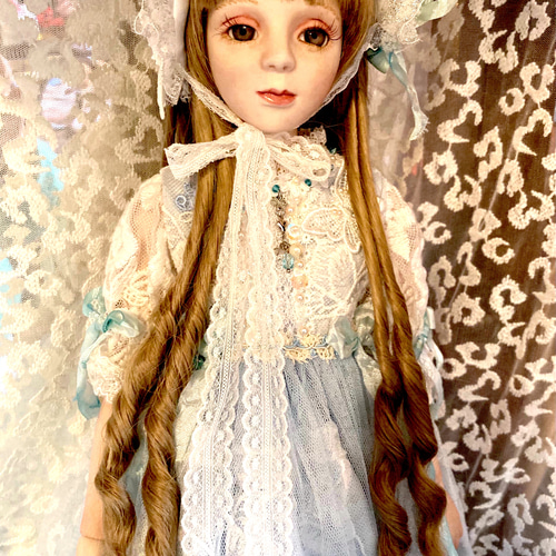 創作球体関節ビスクドール人形 栗色の髪の水色のアンティーク調ロング