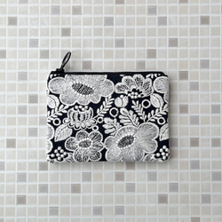 mina perhonen smile flower ミニ ポーチ ミナペルホネン の刺繍生地