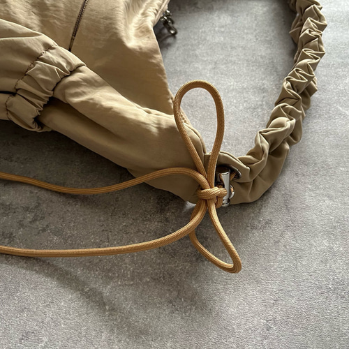 旅行◎【全5色】フリルハンドルがオシャレ！大人可愛い2WAY ショルダー