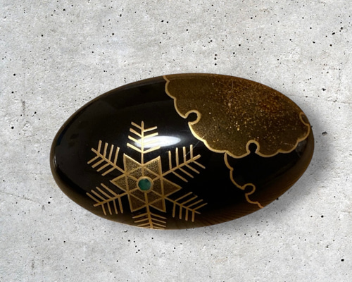 輪島塗【優華JAPAN 】ブローチ 黒塗 雪華蒔絵 ブローチ あーと・きよの