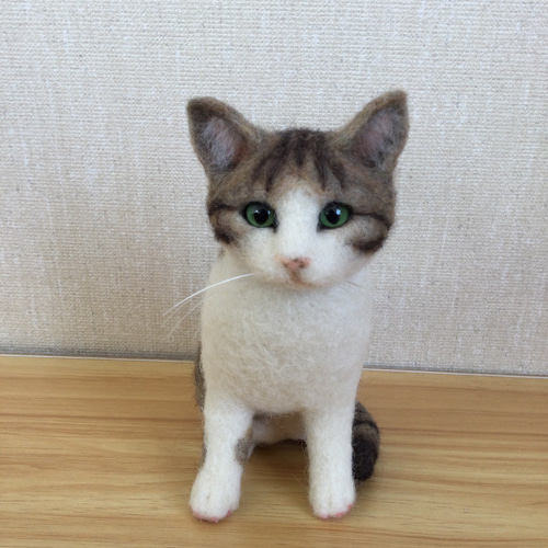 羊毛フェルト 猫 キジ白 羊毛フェルト masapan 通販 18936437｜Creema