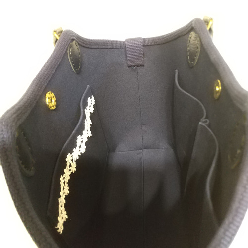 ミナペルホネン タンバリン トートバッグ 持ち手合成皮革 紺色×白 送料