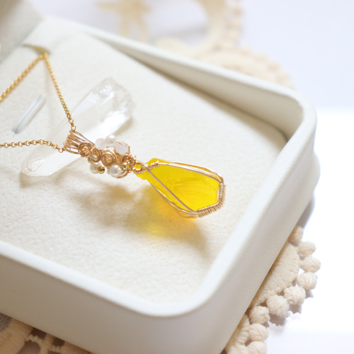 アンダラクリスタルのワイヤージュエリーネックレス✧イエロー