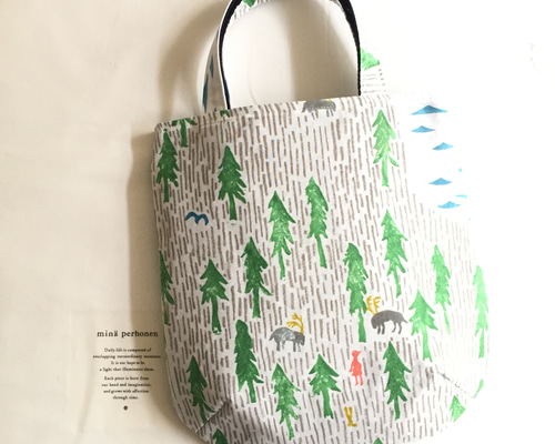 ⚮̈再販です⚮̈タックトートバッグ小さめA4縦書類入minaperhonen one