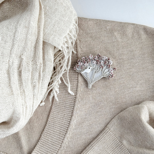 樹木と鳥ブローチ no.1 オートクチュールビーズ刺繍 ブローチ So do I