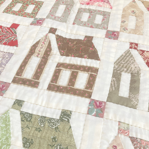 ハウスのパッチワークタペストリー パッチワークキルトタペストリー