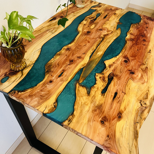 レジンテーブル リバーテーブル デスク 貝塚伊吹 エポキシ ロー