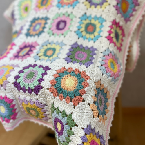 新柄♡♡カラフルひざ掛け モチーフブランケット ひざ掛け かぎ針編み