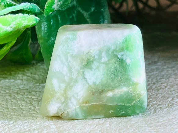 成功と繁栄✨ 糸魚川産 硬玉翡翠 原石 ジェダイド タンブル 天然石