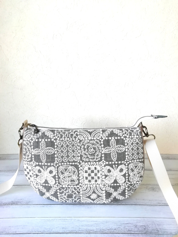 ミナペルホネン Lulu beigeショルダーバッグMB509-094 ミナペルホネン