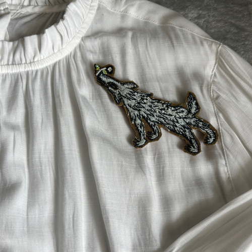 レア＊wolf＆flower、オオカミさんブローチ〇ミナペルホネン ブローチ