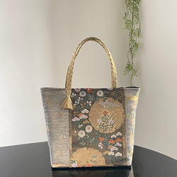 帯リメイクバッグ 黒地にゴールドの蜀江華文様 Mサイズ 和装バッグ