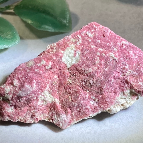 チューライト ピンク 翡翠 原石 桃簾石 ラフストーン 天然石 東洋