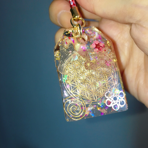 ❁夢幻狐の花吹雪❁ 根付 御守り 超強力波動封入 オルゴナイト 蛇