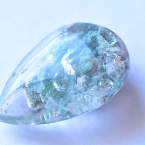 ガーデンクォーツ 庭園水晶 虹入り モスグリーン ブラジル産 81cts