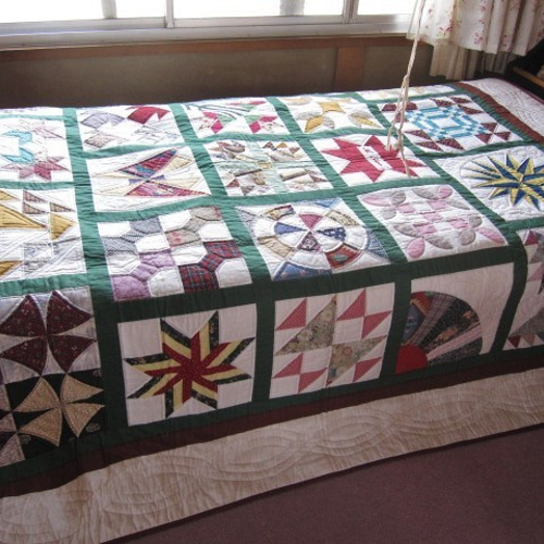 sale20%off☆パッチワーク☆サンプラーのベッドカバー その他