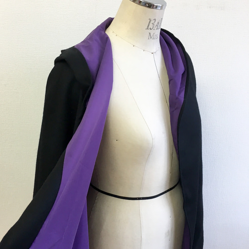 ハロウィン気分❤️パープル裏地のフード付きポンチョジャケット 黒