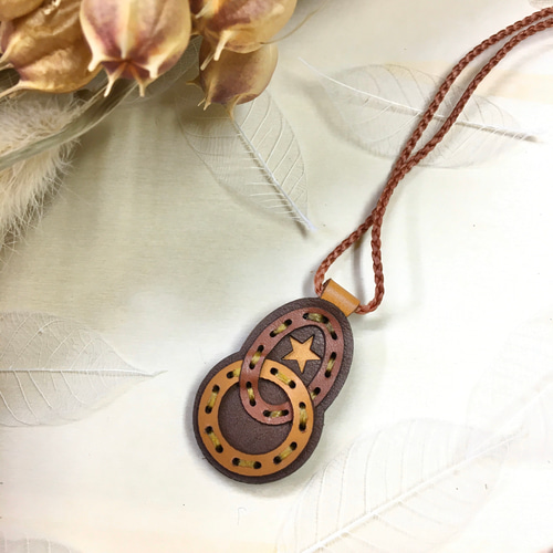 レザーネックレス フォークロア ハンドメイドレザー クラフトレザー