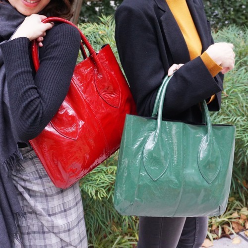 豚革】エナメル極軽A4トートバッグ 170091 トートバッグ MUZICA VITA