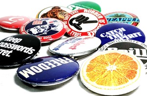 USヴィンテージ感漂う【缶バッジ】の商品ページ｜卸・仕入れサイト