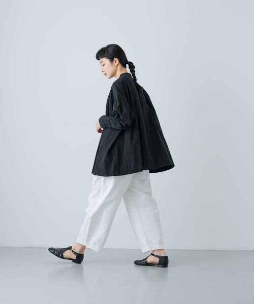 かぐれ（カグレ）の「コットンギャザースタンドカラーブラウス（シャツ