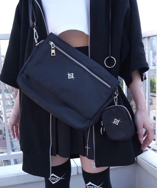 REFLEM（レフレム）の「『REFLEM/レフレム』ロゴチャーム付きボディ