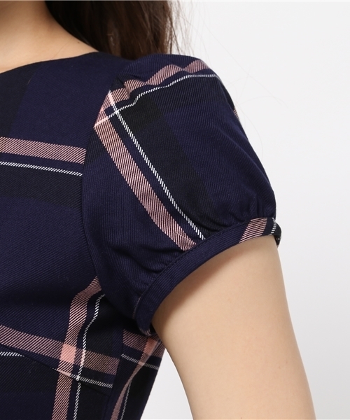 BLUE LABEL CRESTBRIDGE（ブルーレーベルクレストブリッジ）の