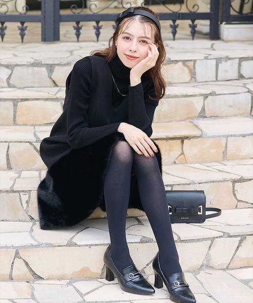 SWINGLE（スウィングル）の「ヘムファーVネックノースリーブ