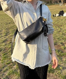 ear PAPILLONNER｜イア パピヨネのショルダーバッグ（ブラック/黒色系