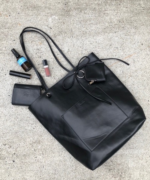 ZOZO限定商品】ミニポーチ付きフェイクレザートートバック（トート