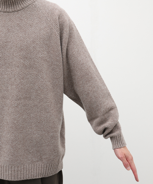 ATON（エイトン）の「【ATON / エイトン】WOOL KANOKO MOCKNECK