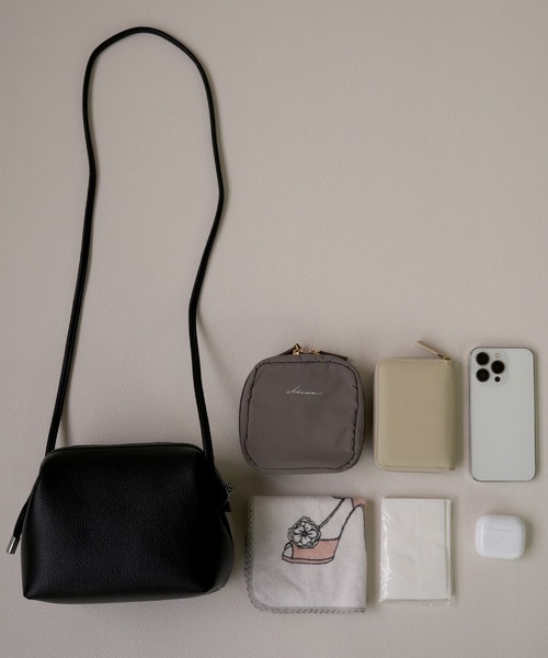 コロンとしたフォルムがかわいい♪】本革コンパクトショルダーバッグ