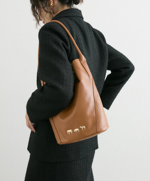 ear PAPILLONNER（イアパピヨネ）の「アニマルパーツバケットバッグ