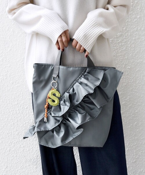 セール】【WEB限定】チャーム 付き フリル トート（トートバッグ